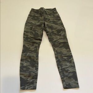 Good American Good Waist Camouflage Print Skinny Pants